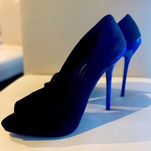 Aldo 7.5 woman, black velvet heels